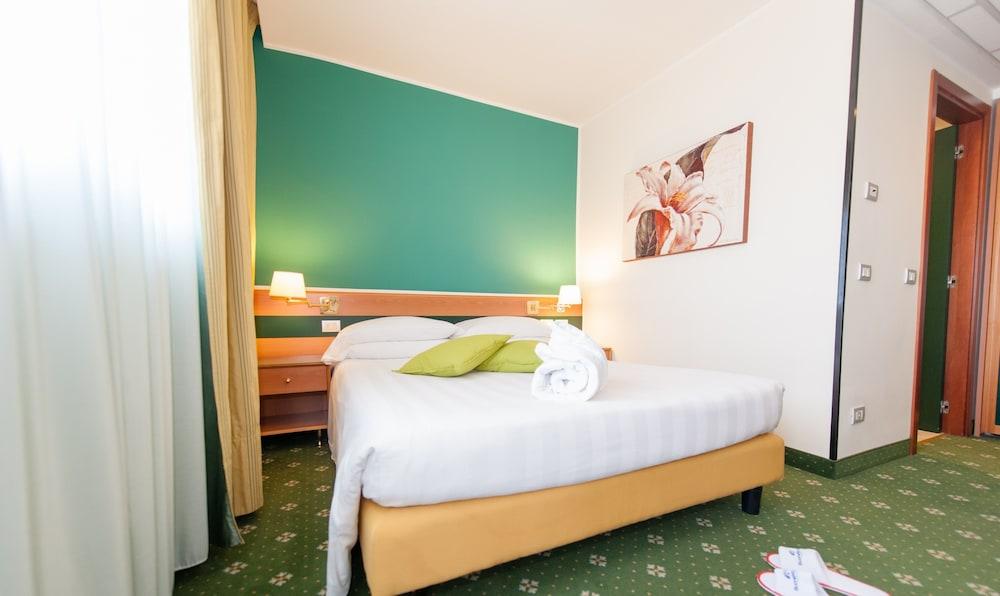 Bv Hotel Oly Rome Bagian luar foto